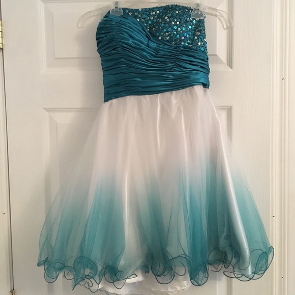 Grad/prom dress - Picture 1 of 7